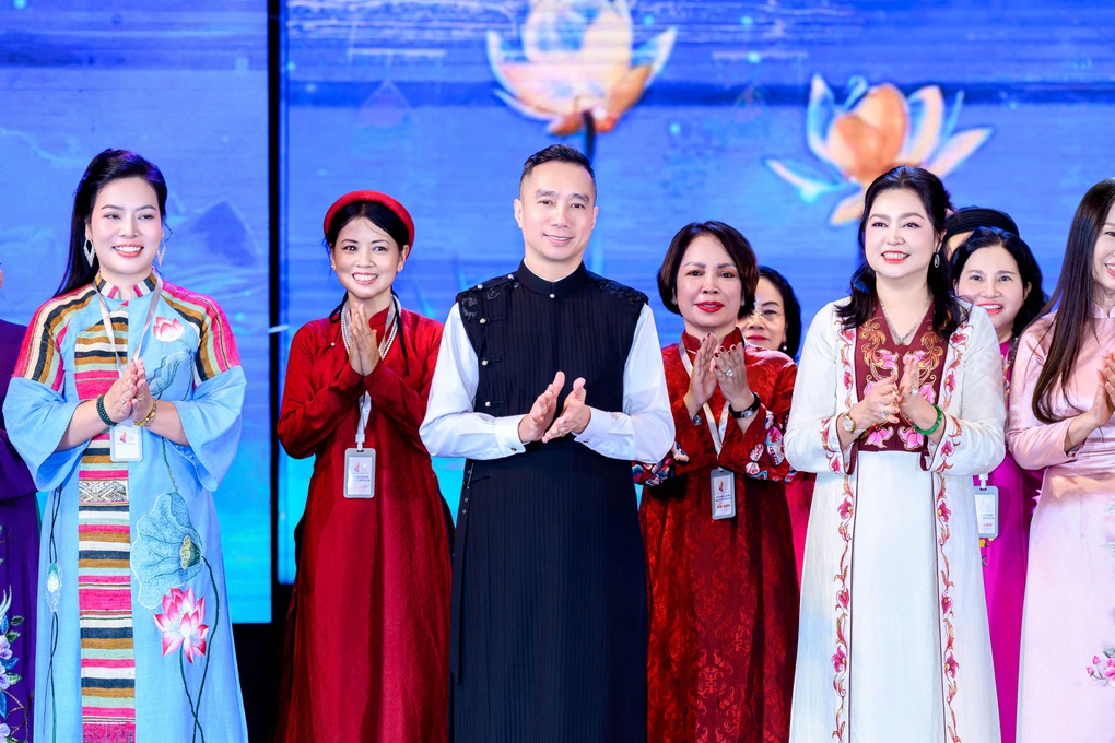 المصمم دو ترينه هواي نام: نأمل أن يتم الاعتراف بـ NTK Đỗ Trịnh Hoài Nam: Mong áo dài sớm được công nhận là di sản - 1