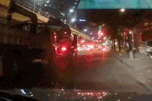 Chở thép cồng kềnh, xe tải gây tai nạn kinh hoàng cho người đi xe máy