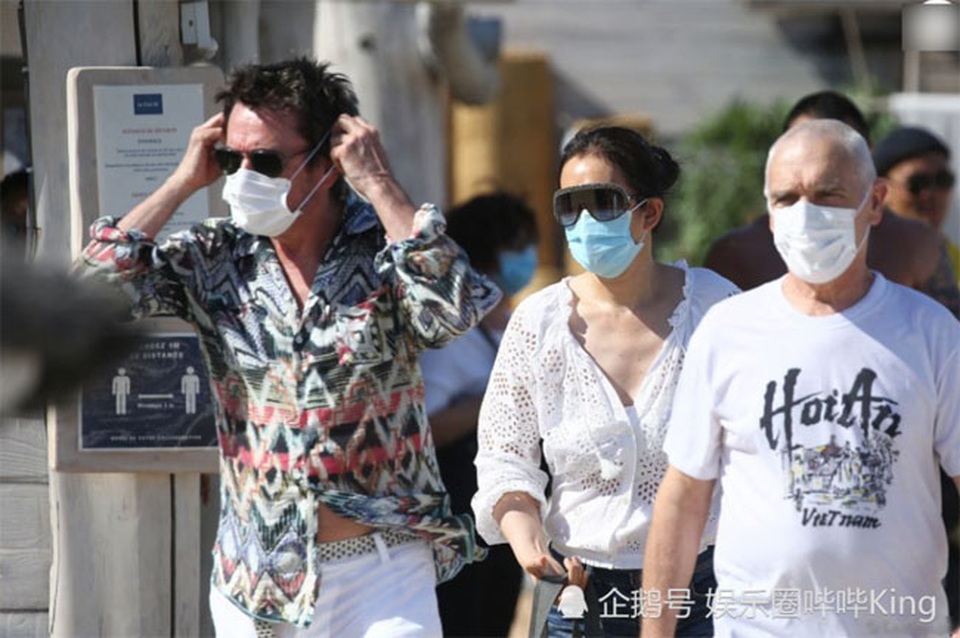 Cuộc sống kín tiếng nhưng hạnh phúc của vợ chồng Củng Lợi - 10 Cuộc sống kín tiếng nhưng hạnh phúc của vợ chồng Củng Lợi - 10