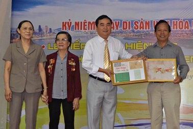 Bảo tàng Đà Nẵng tiếp nhận hơn 30 hiện vật quý từ thời kháng chiến