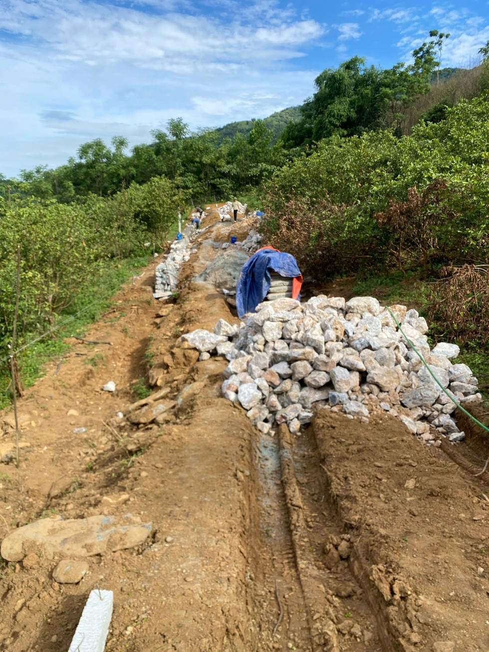 Bán nhà mặt phố Hà Nội, vợ chồng mua 1.800m2 đất núi dựng nhà dưỡng già - 2
