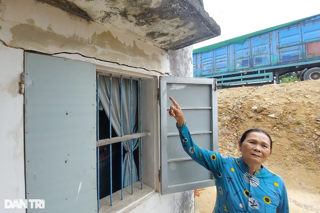 Thi công quốc lộ 19 ì ạch, dân khốn khổ vì không có lối đi - 2 Thi công quốc lộ 19 ì ạch, dân khốn khổ vì không có lối đi - 2