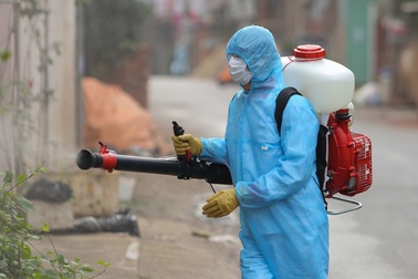 Đưa người thân đi khám, ca bệnh 243 tiếp xúc 17 nhân viên BV Phụ sản Hà Nội