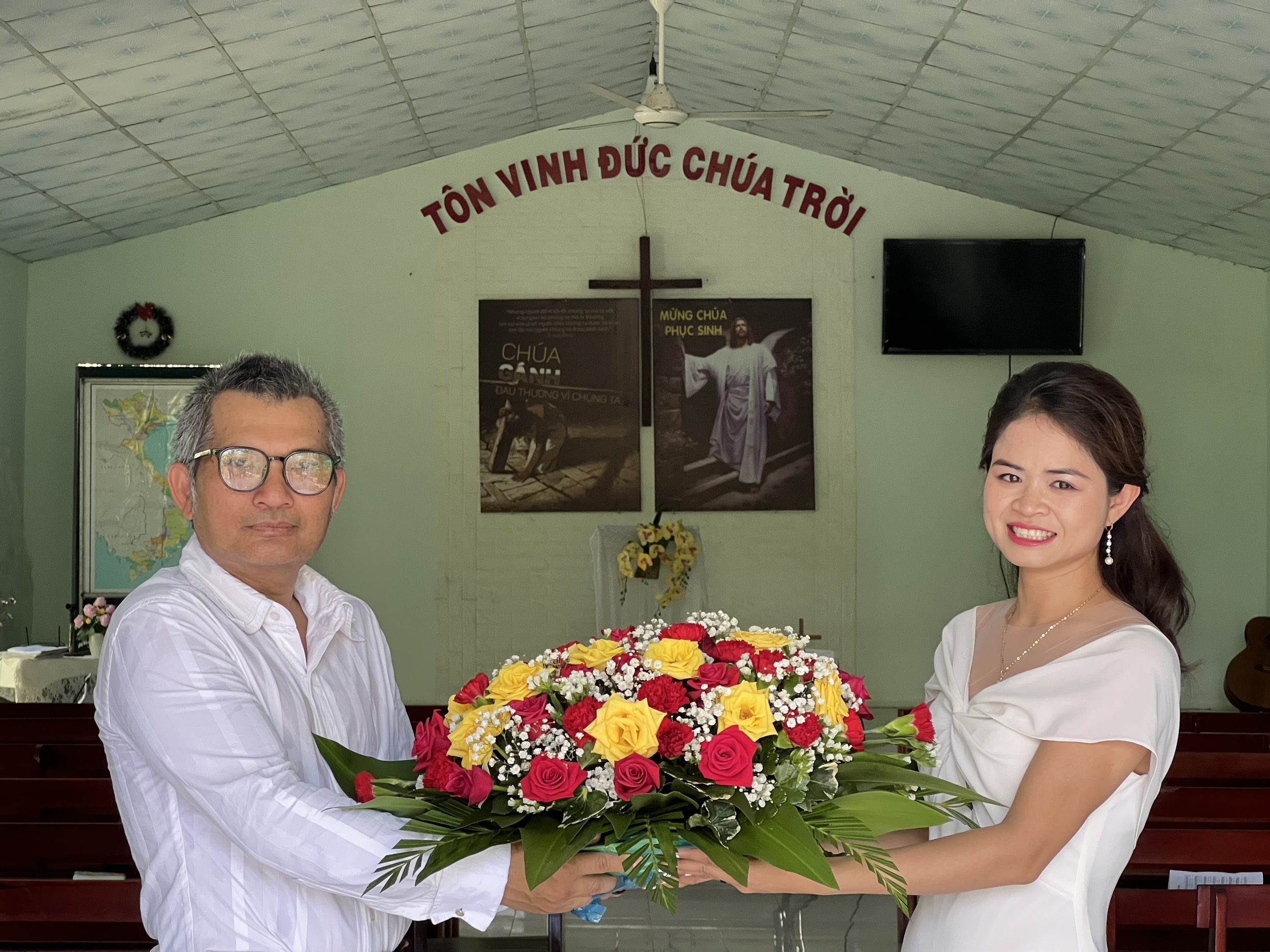 Nên duyên nhờ bỏ phố về rừng, cặp đôi từng đổ vỡ có hạnh phúc trong mơ - 8 Nên duyên nhờ bỏ phố về rừng, cặp đôi từng đổ vỡ có hạnh phúc trong mơ - 8
