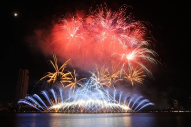 Hà Tĩnh xin bắn pháo hoa dịp kỷ niệm 300 năm ngày sinh Hải Thượng Lãn Ông