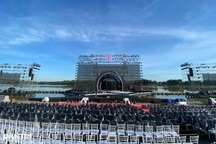 Sân khấu chung kết Hoa hậu Việt Nam vẫn an toàn sau khi bị lũ “nhấn chìm”