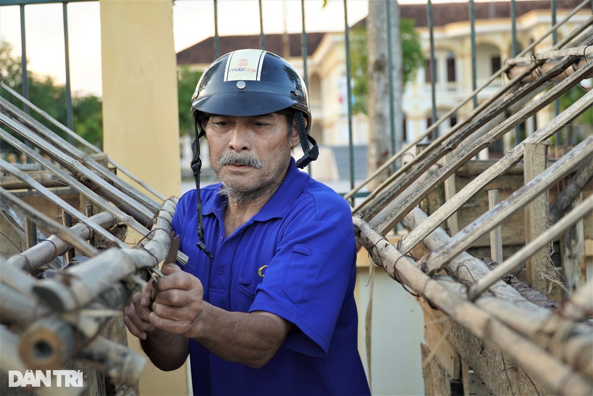 Độc đáo hang đá Giáng sinh khổng lồ làm từ hàng nghìn cây tre - 10 Độc đáo hang đá Giáng sinh khổng lồ làm từ hàng nghìn cây tre - 10