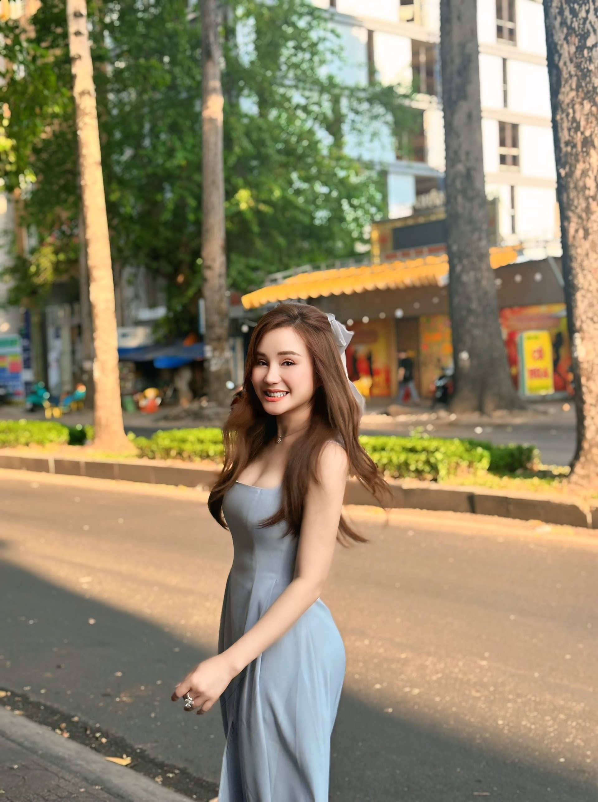 Vy Oanh tuổi 40: Giữ sắc vóc sau 3 lần sinh nở, viên mãn bên chồng đại gia - 4 Vy Oanh tuổi 40: Giữ sắc vóc sau 3 lần sinh nở, viên mãn bên chồng đại gia - 4