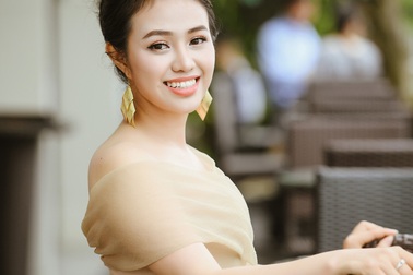 Lương Hải Yến xuất hiện rạng rỡ sau khi đăng quang Quán quân Sao Mai 2019