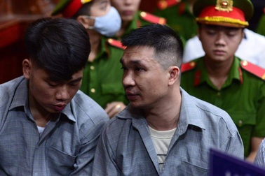 Ông “trùm” Văn Kính Dương giữ quyền im lặng, tòa tạm dừng