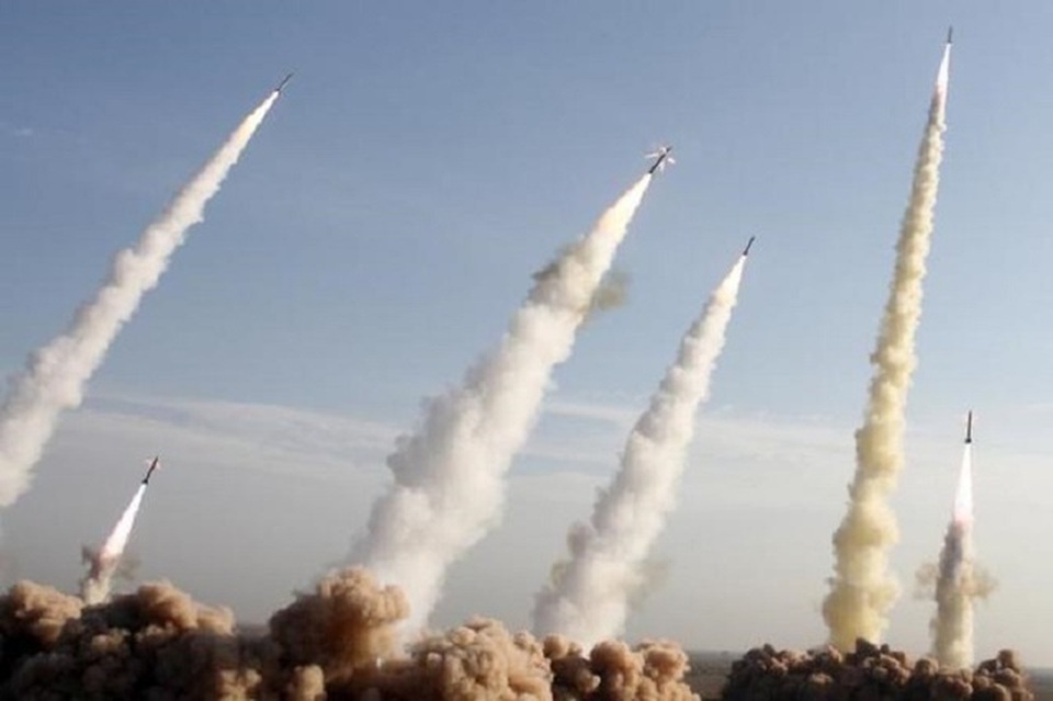 Iran bị nghi đưa tên lửa tới Iraq sau vụ Đại sứ quán Mỹ hứng mưa rocket - 1 Iran bị nghi đưa tên lửa tới Iraq sau vụ Đại sứ quán Mỹ hứng mưa rocket - 1