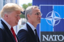 Cựu lãnh đạo NATO: Tổng thống Donald Trump từng dọa rút Mỹ khỏi liên minh