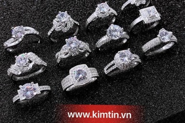 Tập đoàn vàng bạc đá quý Kim Tín chia sẻ cách chọn trang sức phù hợp cho những chuyến du lịch