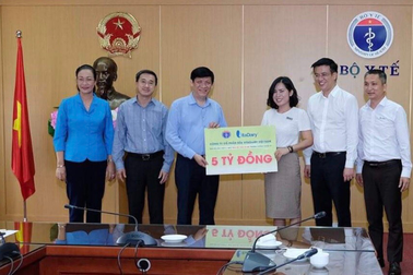 Chung tay chống Covid-19, Vitadairy tặng quỹ “Bảo vệ y bác sĩ 24h” 5 tỷ đồng