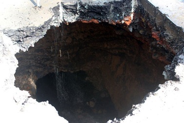 “Hố tử thần” lại xuất hiện trên phố