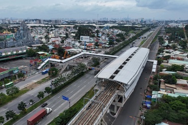 TPHCM dùng 14 nhà ga metro làm nơi tập kết hàng cứu trợ đồng bào vùng lũ
