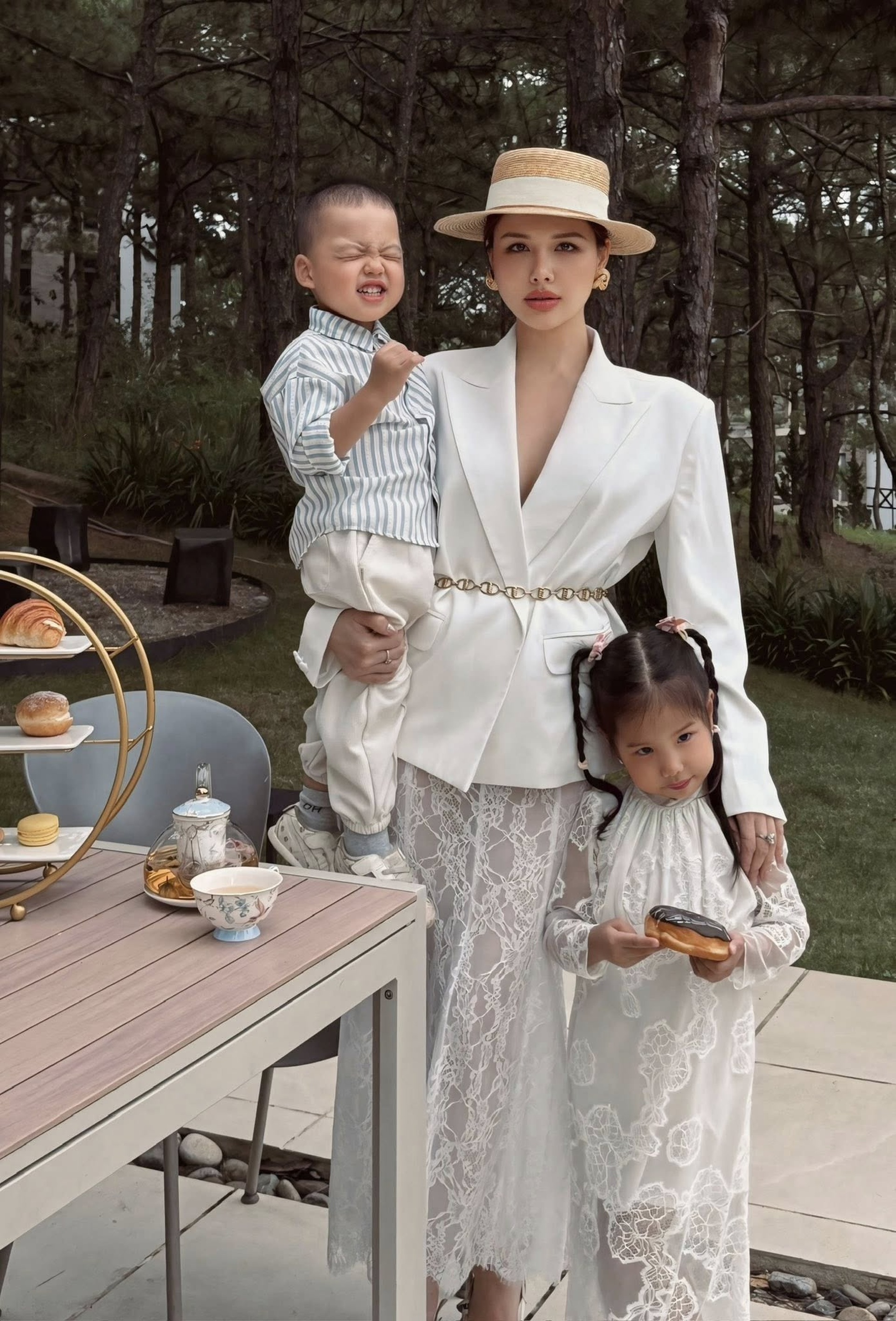 Cuộc sống viên mãn của Phanh Lee sau 5 năm rời showbiz làm dâu hào môn - 2 Cuộc sống viên mãn của Phanh Lee sau 5 năm rời showbiz làm dâu hào môn - 2