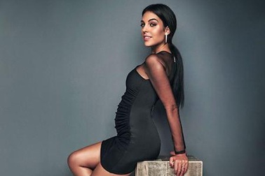 Bạn gái C.Ronaldo thừa nhận chuyện “ăn cơm trước kẻng”