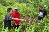 Người dân Lào cung cấp thông tin phần mộ nữ liệt sĩ Việt