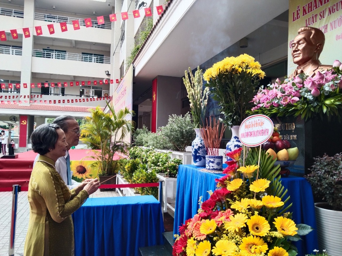 Con trai luật sư Nguyễn Hữu Thọ từng trách ba sinh con mà đi hoài - 1 Con trai luật sư Nguyễn Hữu Thọ từng trách ba sinh con mà đi hoài - 1