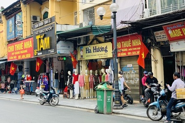 Giá nhà "bỏng tay", dân nghèo chỉ biết ngóng chính sách