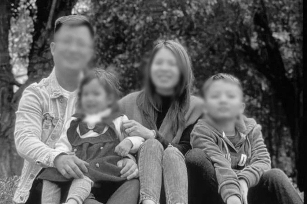 Vẻ trầm lặng tại bến Hải đăng Bãi Cháy và 4 bát hương hướng về phía biển cả - 3 Vẻ trầm lặng tại bến Hải đăng Bãi Cháy và 4 bát hương hướng về phía biển cả - 3