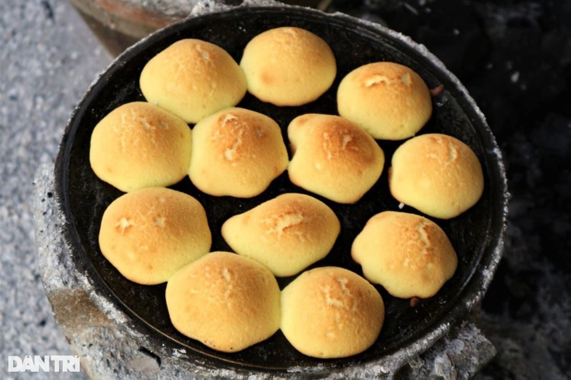 Đỏ lửa ngày đêm để làm nên loại bánh đánh thức hương vị Tết - 5 Đỏ lửa ngày đêm để làm nên loại bánh đánh thức hương vị Tết - 5