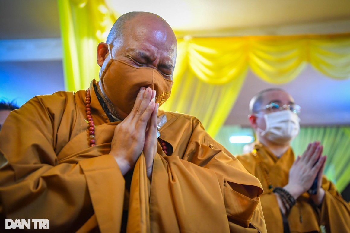 Chủ tịch nước Nguyễn Xuân Phúc dự lễ viếng Đại lão hòa thượng Thích Phổ Tuệ - 8 Chủ tịch nước Nguyễn Xuân Phúc dự lễ viếng Đại lão hòa thượng Thích Phổ Tuệ - 8