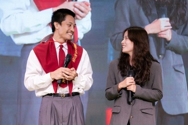 Bà xã của Phương Nam "Mưa đỏ" tiết lộ chưa xem phim, từng bị chồng trách