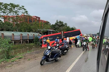 Hai ông cháu bị ô tô đâm tử vong trên đường đi khám bệnh