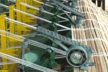 Độc đáo với công nghệ máy dệt mành cọ cho các làng nghề thủ công