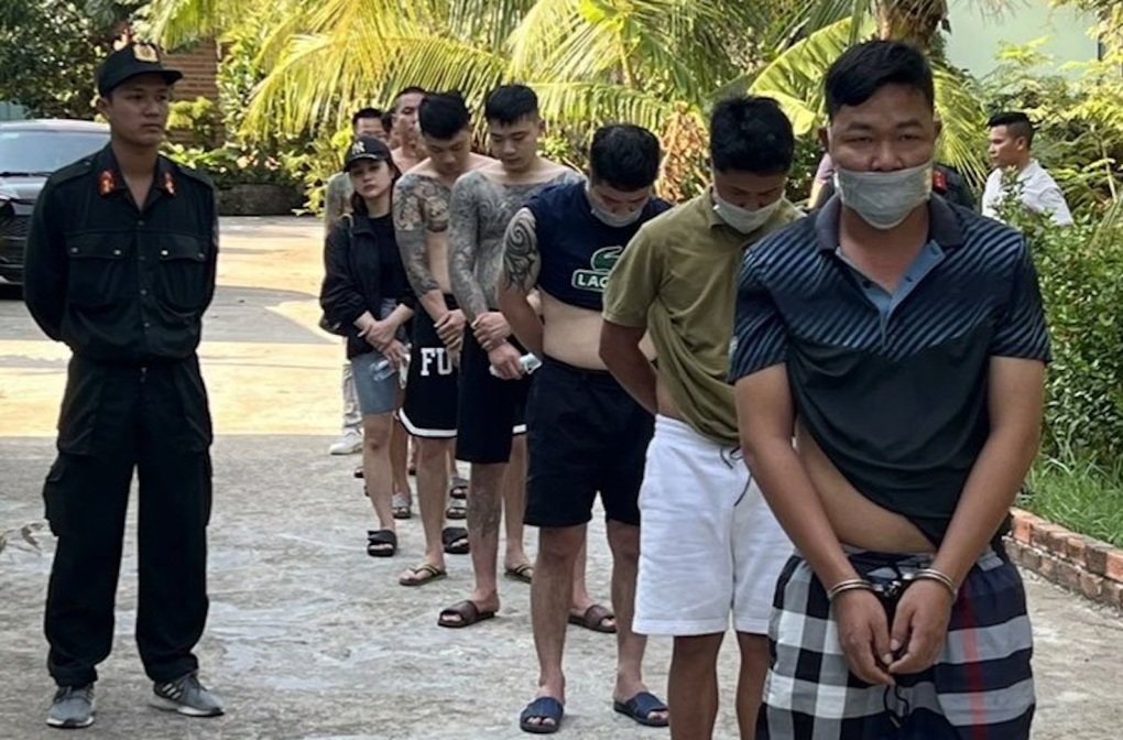 Bắt nhóm làm giả giấy tờ đất để chiếm đoạt nhiều tỷ đồng - 1 Bắt nhóm làm giả giấy tờ đất để chiếm đoạt nhiều tỷ đồng - 1