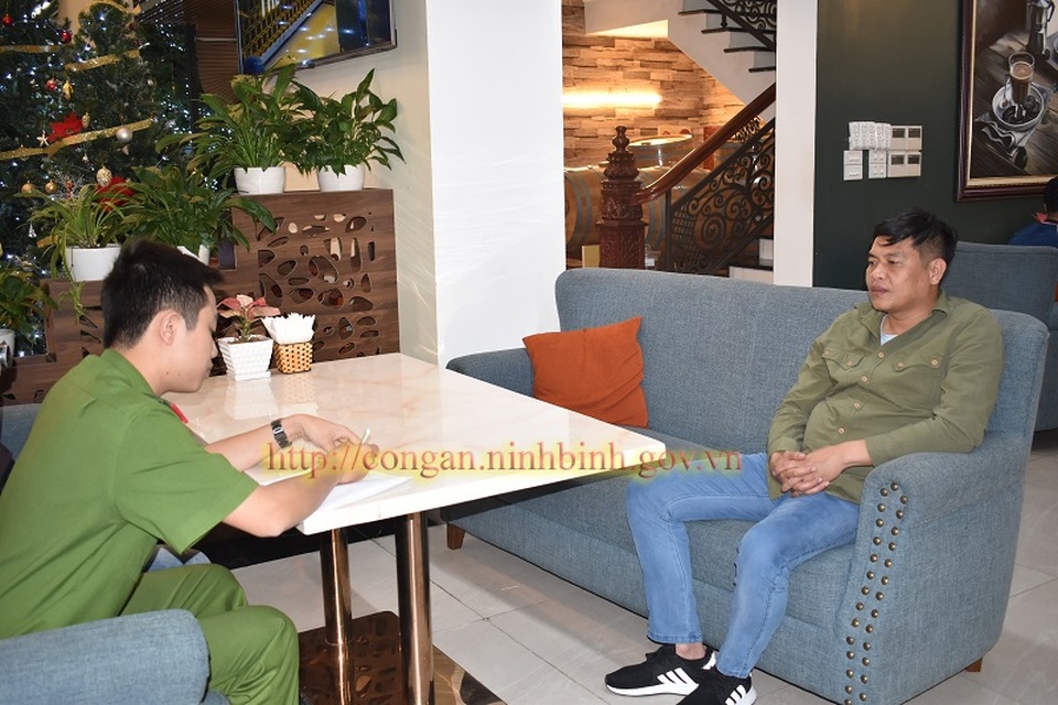 Bắt quả tang phóng viên cưỡng đoạt 30 triệu đồng của bệnh viện - 1 Bắt quả tang phóng viên cưỡng đoạt 30 triệu đồng của bệnh viện - 1