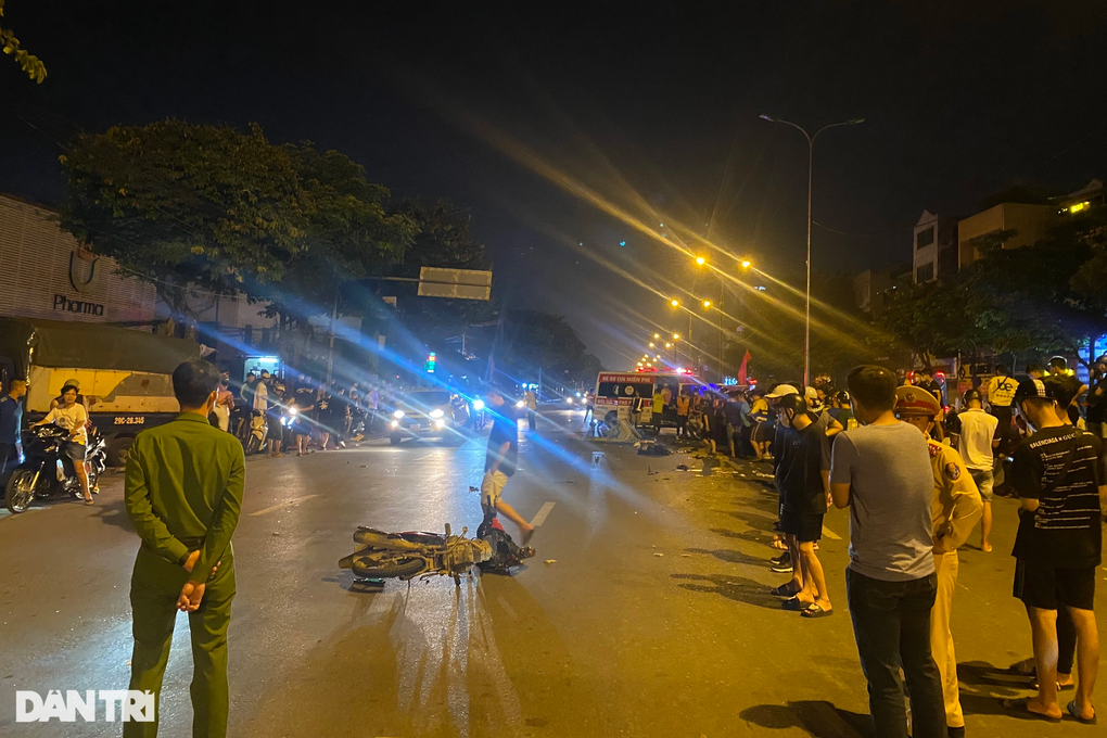 Tai nạn giao thông ở Hà Nội lúc nửa đêm, chiến sỹ công an 19 tuổi tử vong - 1 Tai nạn giao thông ở Hà Nội lúc nửa đêm, chiến sỹ công an 19 tuổi tử vong - 1