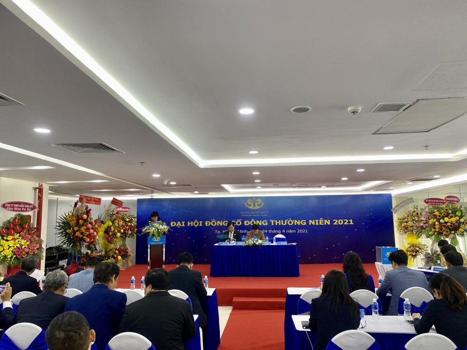 Sếp Hoàng Quân Group: Sốt đất, có bên lãi ngay 100% mà chúng tôi vẫn 10% - 2 Sếp Hoàng Quân Group: Sốt đất, có bên lãi ngay 100% mà chúng tôi vẫn 10% - 2