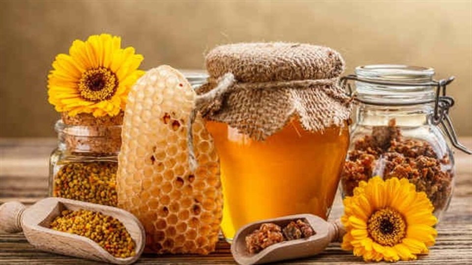 Phân biệt mật ong thật – giả: Không thể đánh giá bằng cảm quan bên ngoài - 4 Phân biệt mật ong thật – giả: Không thể đánh giá bằng cảm quan bên ngoài - 4