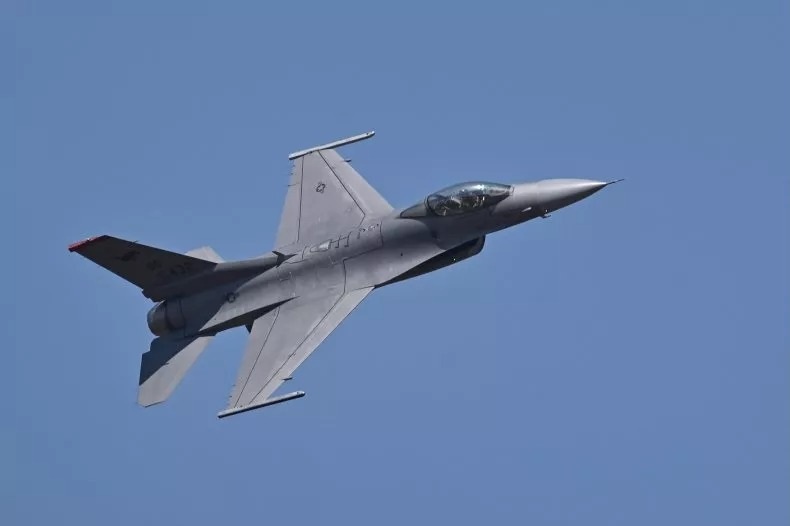 Rơi tiêm kích F-16 của Mỹ - 1