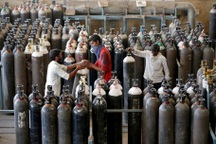 "Phao cứu sinh" từ Mỹ giúp Ấn Độ hạ nhiệt "cơn khát" ôxy