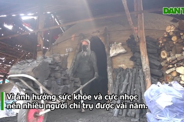 Nhọc nhằn mưu sinh bằng nghề hầm than