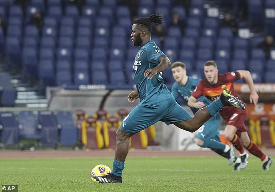 Inter Milan vững ngôi đầu, AC Milan đánh bại AS Roma - 8 Inter Milan vững ngôi đầu, AC Milan đánh bại AS Roma - 8