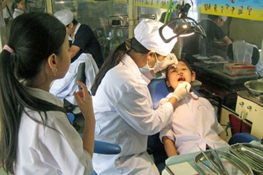 Tăng BHYT học sinh: Người phát ngôn Chính phủ nói gì?