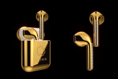 "Choáng" với tai nghe AirPods mạ vàng, đính kim cương, đắt gấp 10 iPhone X