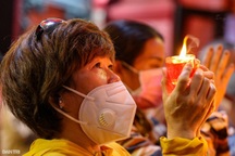 Người dân TPHCM đổ xô đi cúng vía Ngọc Hoàng Thượng Đế