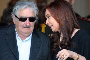 Tổng thống Uruguay xin lỗi vì “nói hớ”