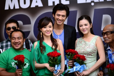 Lý Nhã Kỳ giản dị trong buổi họp báo phim mới