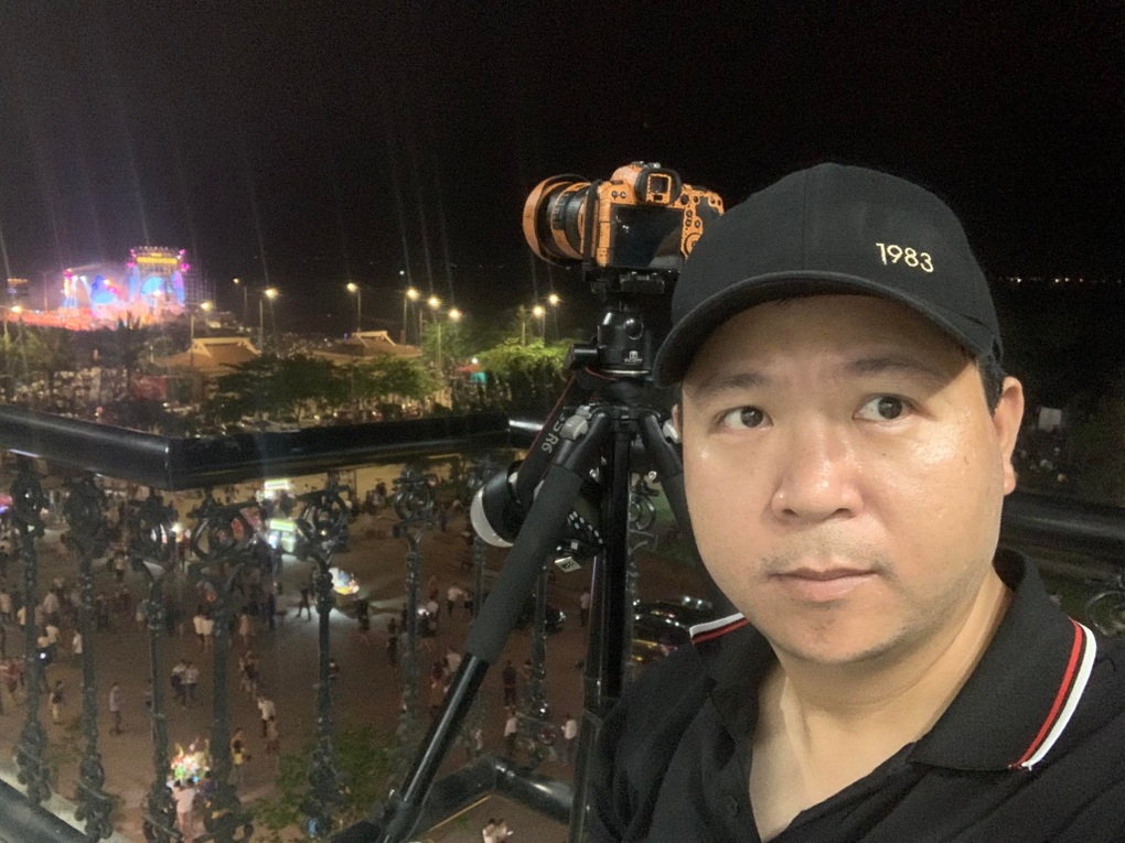Bất ngờ vì đứng chụp ảnh ở sảnh khách sạn phải đóng... 100.000 đồng - 2 Bất ngờ vì đứng chụp ảnh ở sảnh khách sạn phải đóng... 100.000 đồng - 2