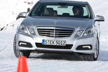 Mercedes triệu hồi nhiều xe phiên bản 2011