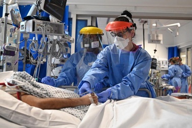 Chuyên gia Anh dự đoán tương lai Covid-19