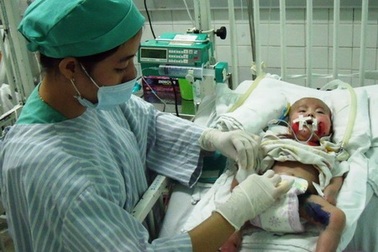 19h30 ngày 5/8 : Nhân Ái hạ sốt, hết đi cầu ra máu