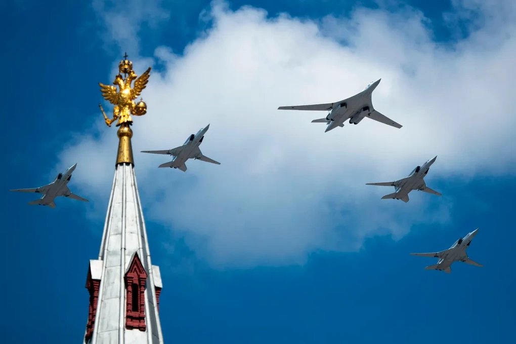 Phi đội Tu-22M3 của Nga tái xuất sau đòn tấn công Mạng nhện của Ukraine - 1 Phi đội Tu-22M3 của Nga tái xuất sau đòn tấn công Mạng nhện của Ukraine - 1